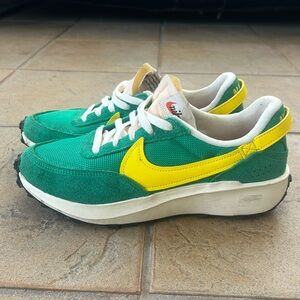 Nike Waffle Debut Vintage Runners